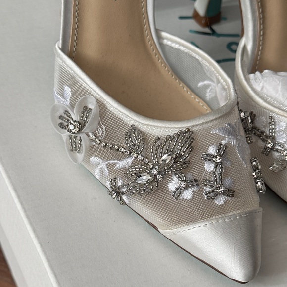 Betsey Johnson Silver Embellished Ivory Heels - Picture 4 of 8